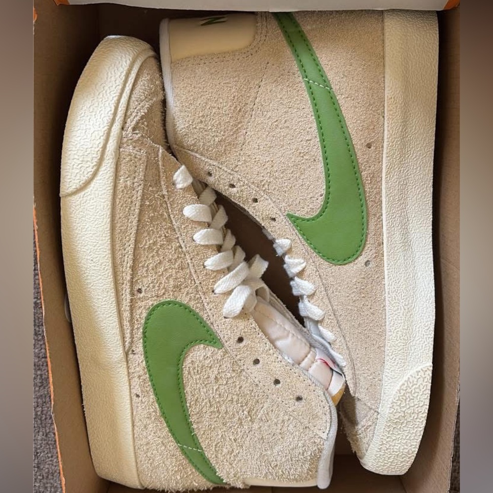 6.5 women’s mid blazer shoe